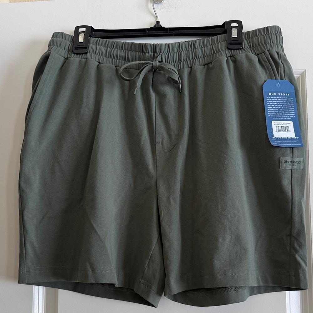 NWT Life is Good Short, Dk Moss Green, Sz L